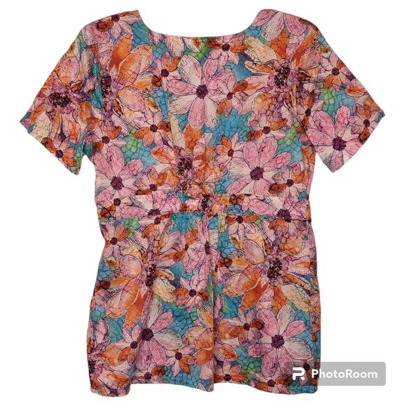 URBANE Live Sweet Collection Tropical Flower Print Lightweight Scrub Top Size M - Picture 2 of 6
